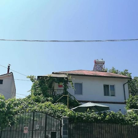 Vila Didi, מנגליה מראה חיצוני תמונה